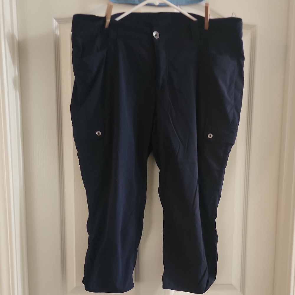 Eddie Bauer Navy Blue Cargo Pocket Capris, Size 14
